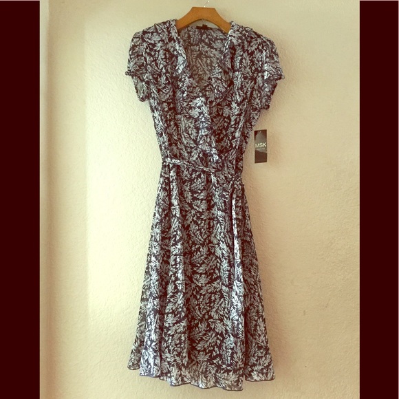 MSK Dresses & Skirts - Navy & White Dress